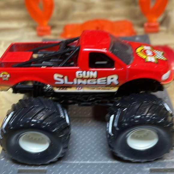 Mini Gun Slinger - Picture 3 of 3